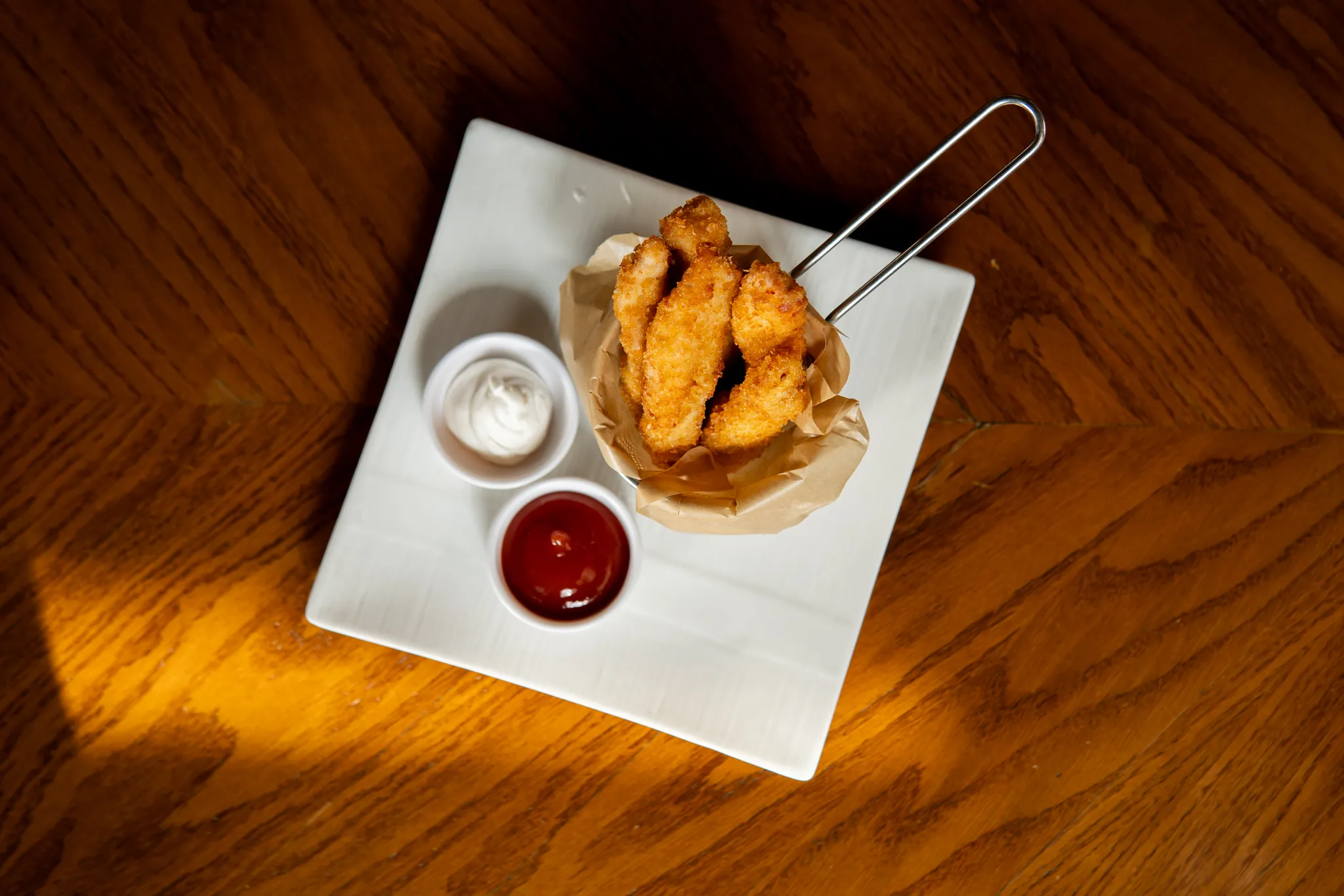 Toyuq Nagets kartof fri ilə